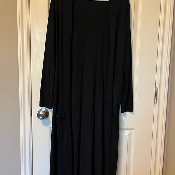 Black Cyrus Cardigan - Extra Long - Picture 2 of 2